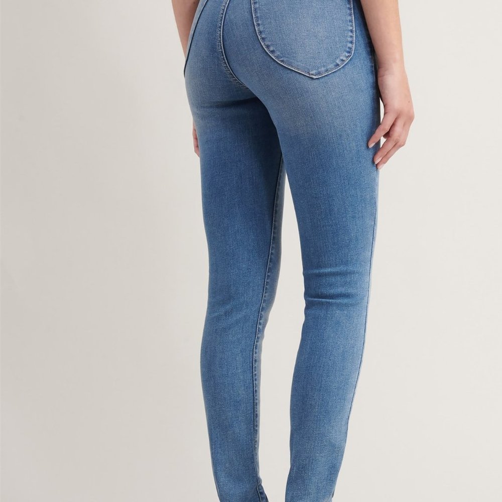 Extreme High Rise Jegging/Jean - Picture 3 of 3